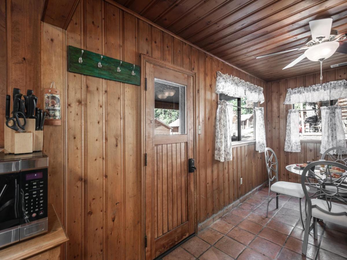 Alpine Cabin, 3 Bedrooms, Deck, Sleeps 8 Ruidoso Bagian luar foto