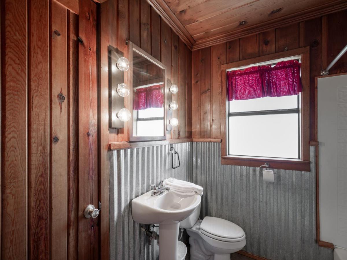 Alpine Cabin, 3 Bedrooms, Deck, Sleeps 8 Ruidoso Bagian luar foto